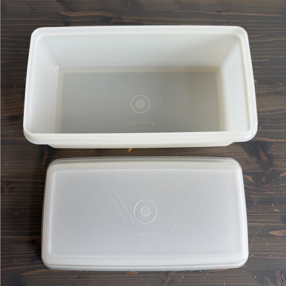 Vintage Tupperware loaf container - Picture 10 of 11